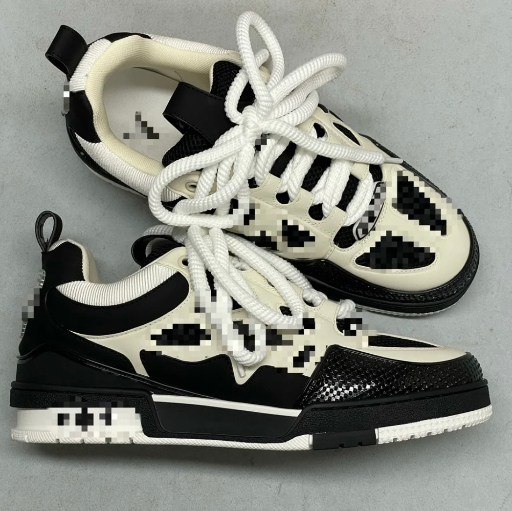 VL Black Runners